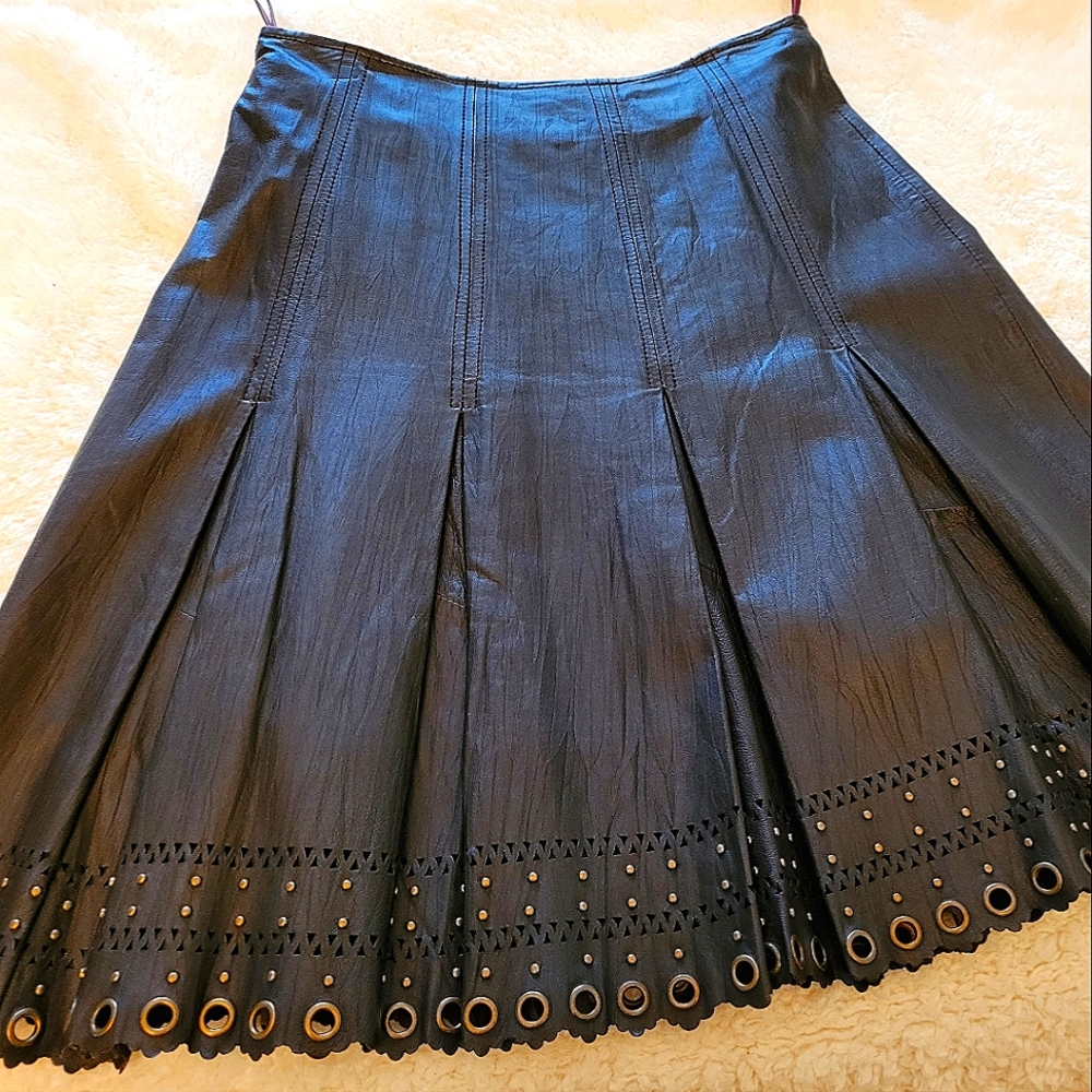 Danier Genuine Leather Skirt in size 2 - SOLD